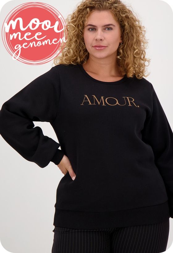 Le Sweater Amour
